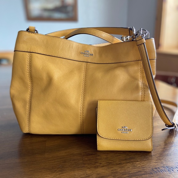 Coach Edie 28 with matching wallet. - Picture 1 of 6